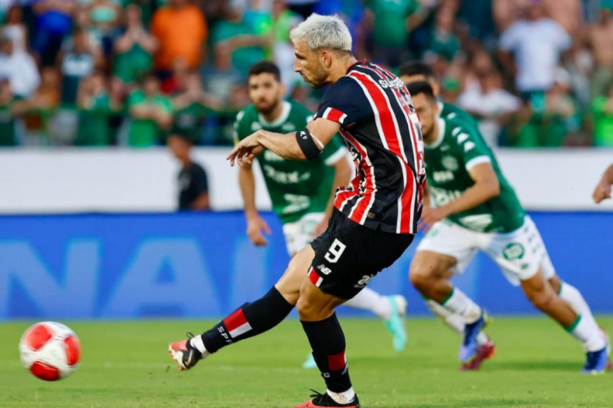 Calleri marcou pelo Tricolor e Léo Santos empatou
