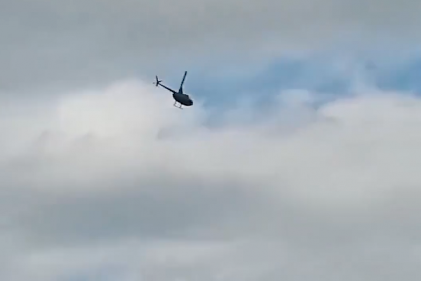 O helicóptero caiu por más condições climáticas