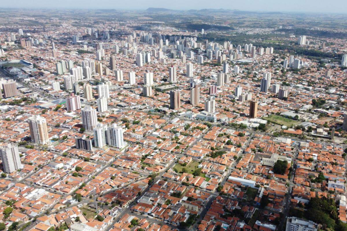 Prefeito Luciano Almeida assinou o decreto que mantém a não incidência de IPTU para áreas urbanas que comprovem atividades rurais