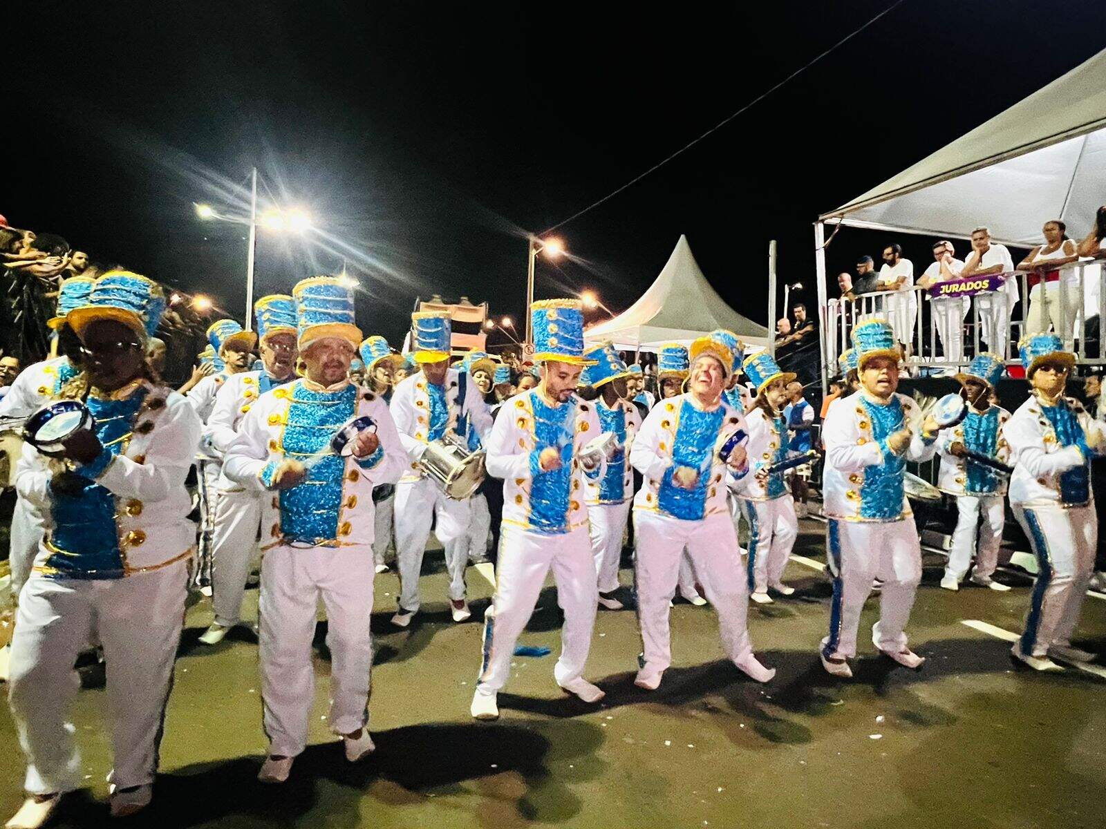 Desfile da escola de samba Acadêmicos da Cartola