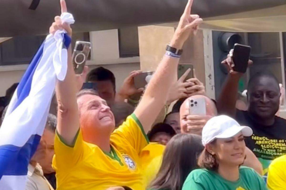 O ex-presidente Jair Bolsonaro (PL) durante ato organizado por ele e apoiadores