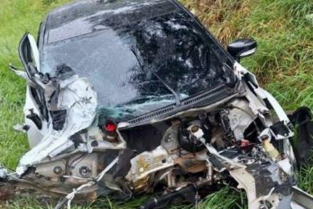 Renault Captur ficou com a frente destruída