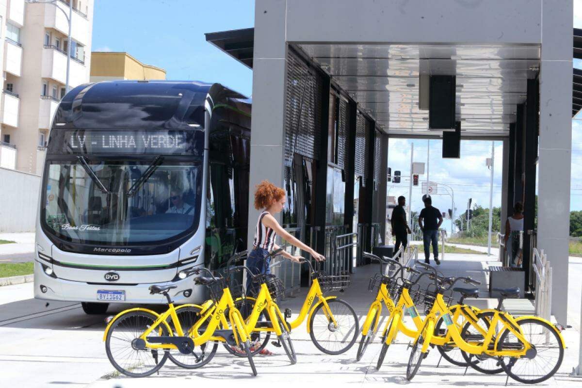 Pedal. Bikes públicas terão uso gratuito no sistema de transporte coletivo, como a Linha Verde
