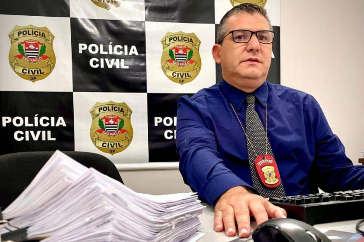O delegado Adriano Cres, titular do inquérito na Polícia Civil que apura eventual crime de prevaricação pelo atraso na ETE, iniciada em 2015 e não concluída    