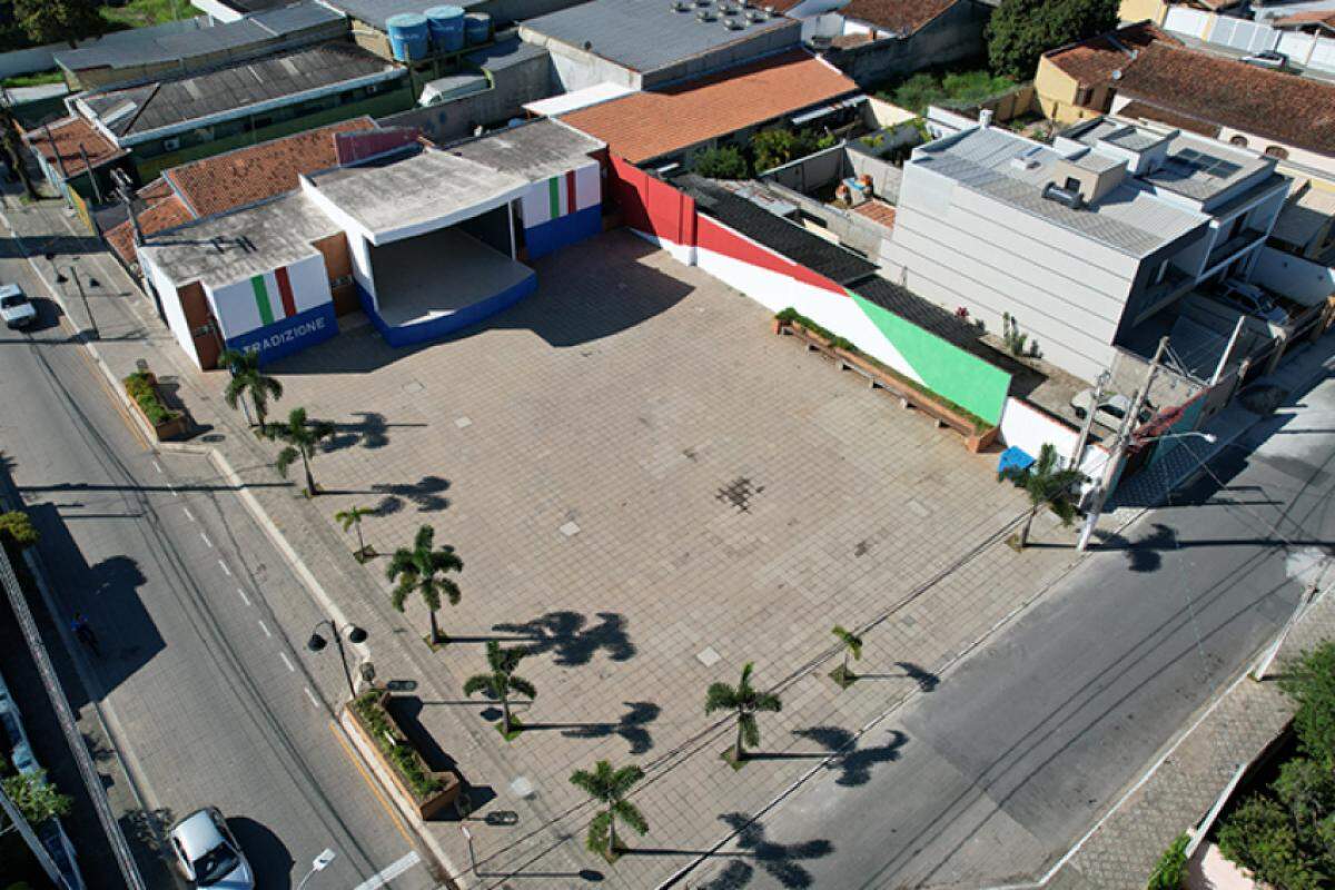 Vista aérea da área de eventos de Quiririm