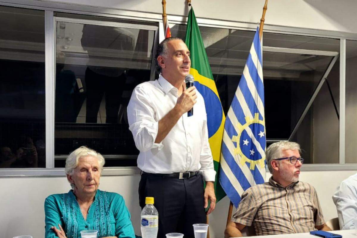 Cury durante discurso no PSDB