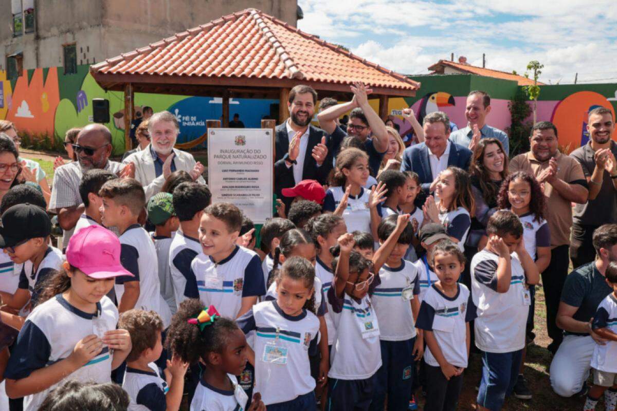 Crianças das escolas do entorno do novo parque participaram tanto do processo de escuta quanto da cerimônia de inauguração do espaço