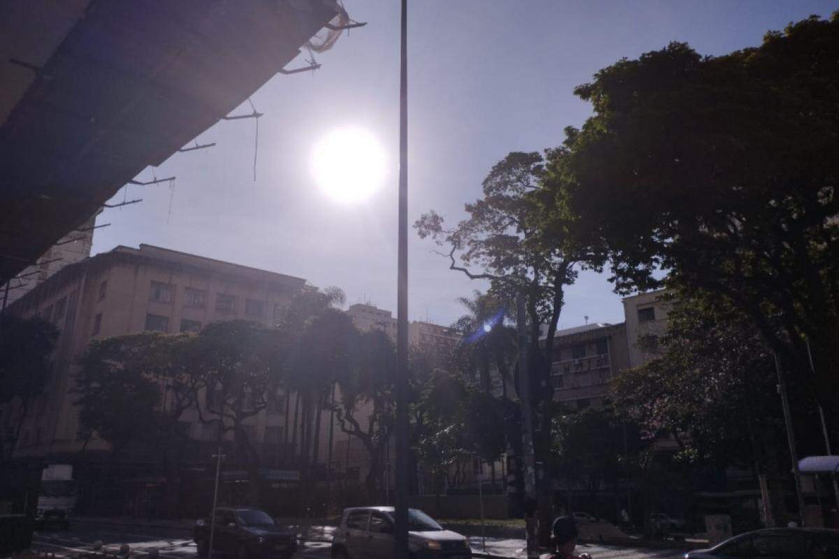 Tarde ensolarada em Campinas; cidade registrou 34ºC na tarde desta terça-feira, 19 