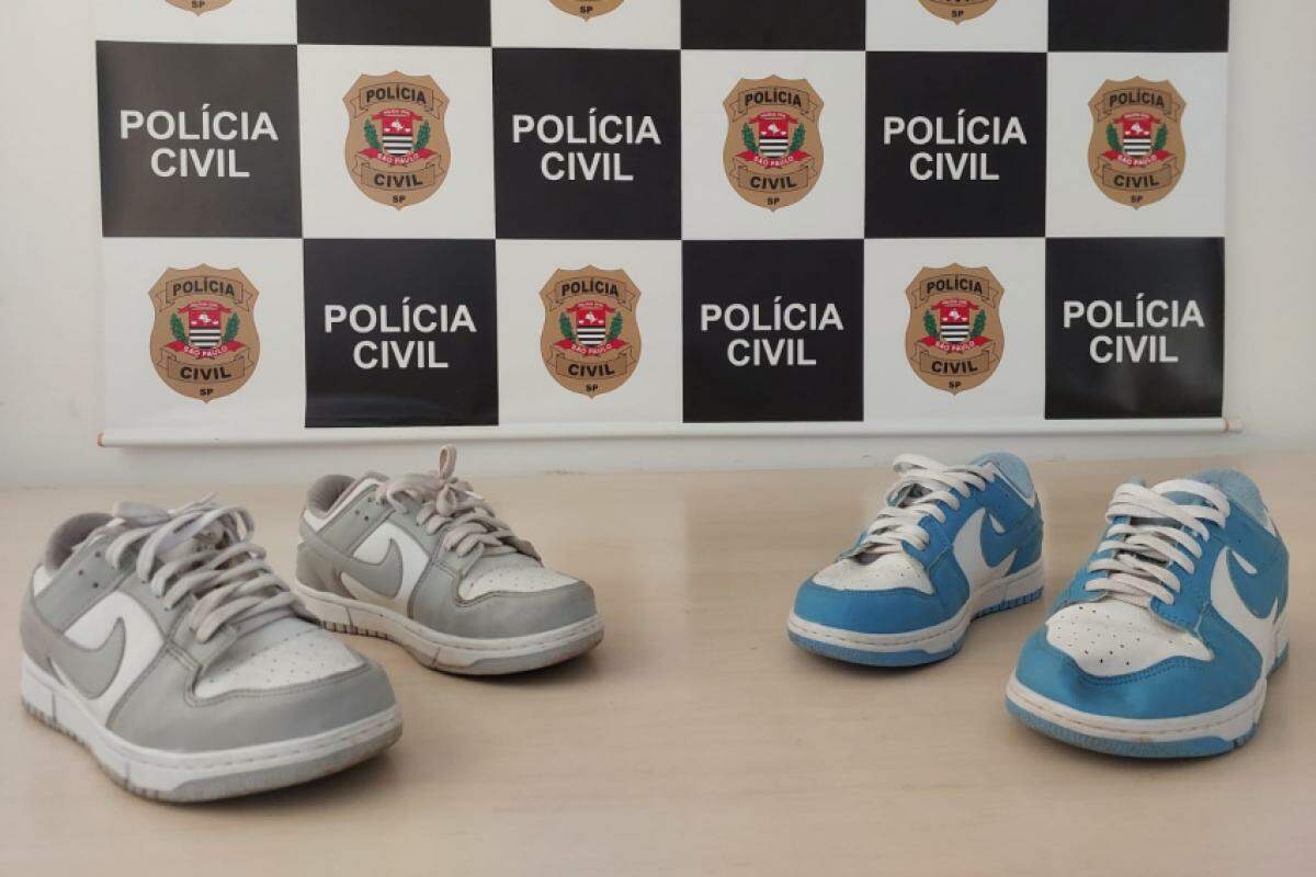 Os dois pares de tênis roubados foram encontrados na casa do investigado