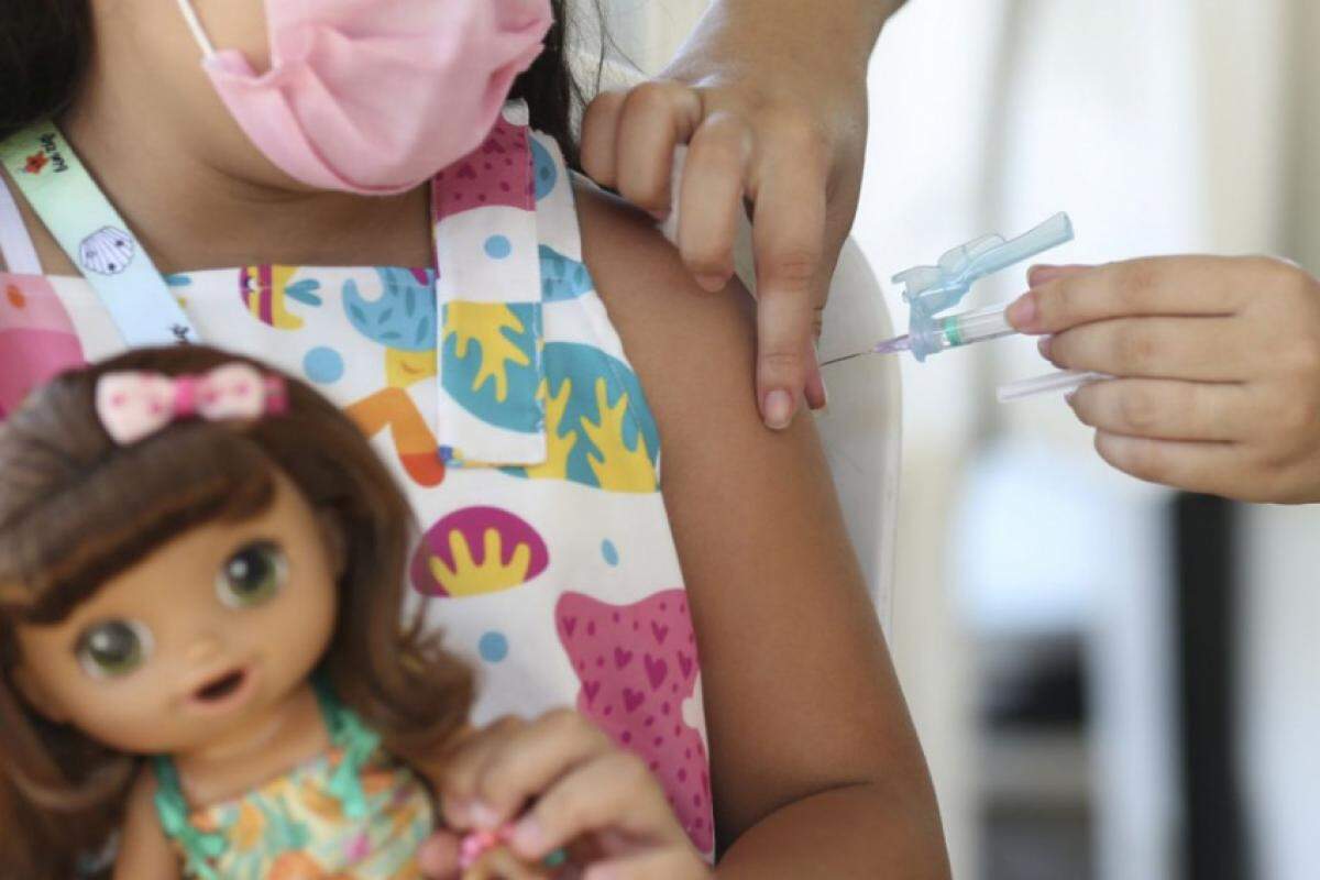 Para tentar aumentar a cobertura vacinal infantil, prefeitura realiza mutirão nas escolas