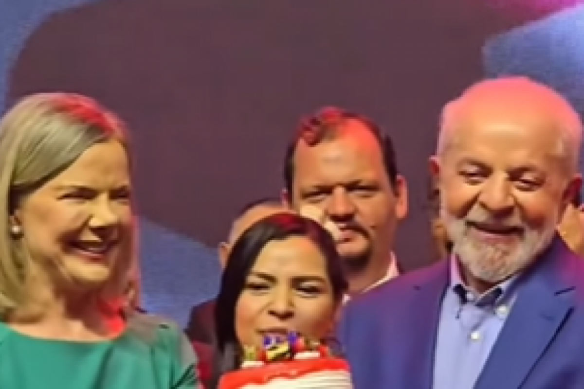  Lula participou, nesta quarta, de jantar em comemoração dos 44 anos do PT, completados em fevereiro