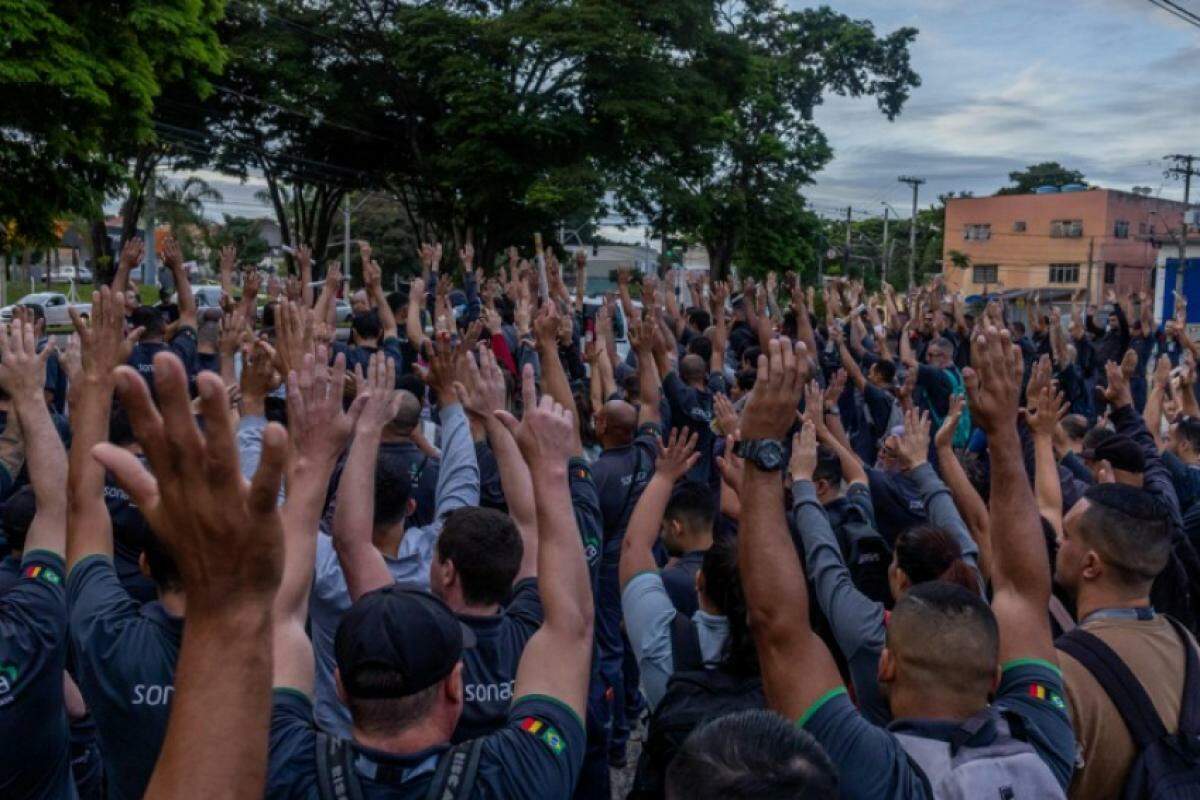 Trabalhadores aprovam greve na Sonaca, em São José