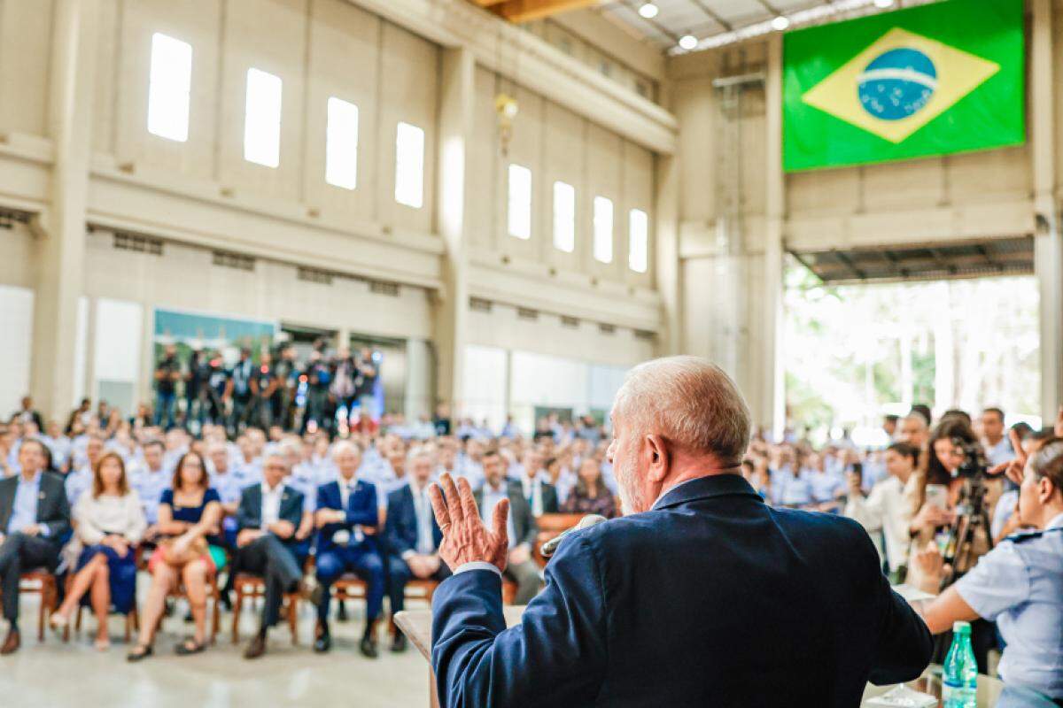 Lula durante discurso em São José dos Campos