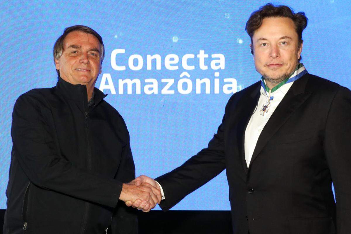 Em maio de 2022, o então presidente Jair Bolsonaro se encontra com o empresário Elon Musk