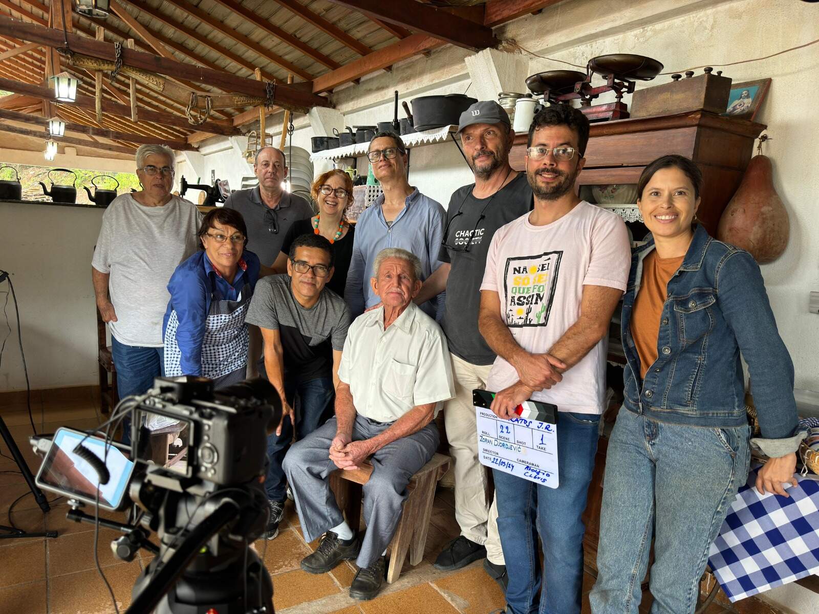 O cineasta Zoran Djordjevic (esq.) dirige o documentário sobre João Rural / Divulgação
