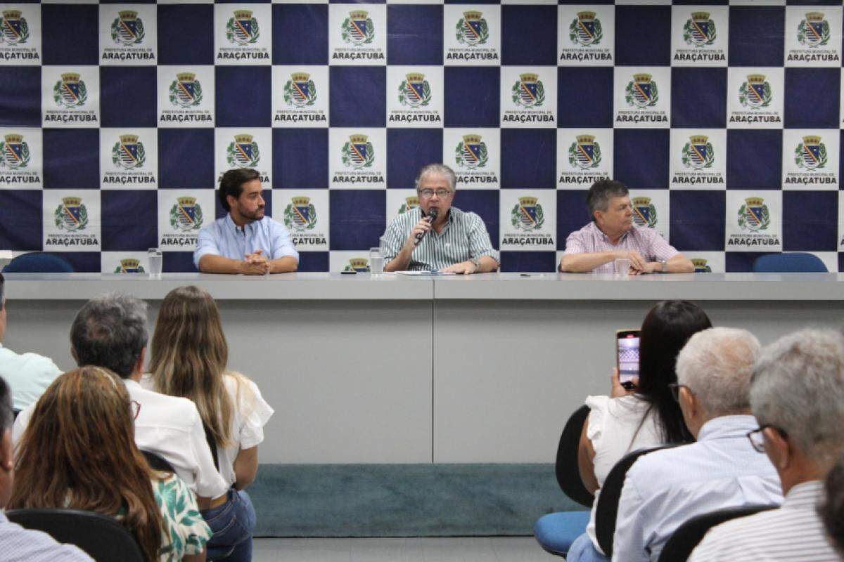 O presidente do Siran, Thomas Rocco, e o secretario municipal do desenvolvimento agroindustrial, Arnaldo Vieira Filho, participaram da reunião