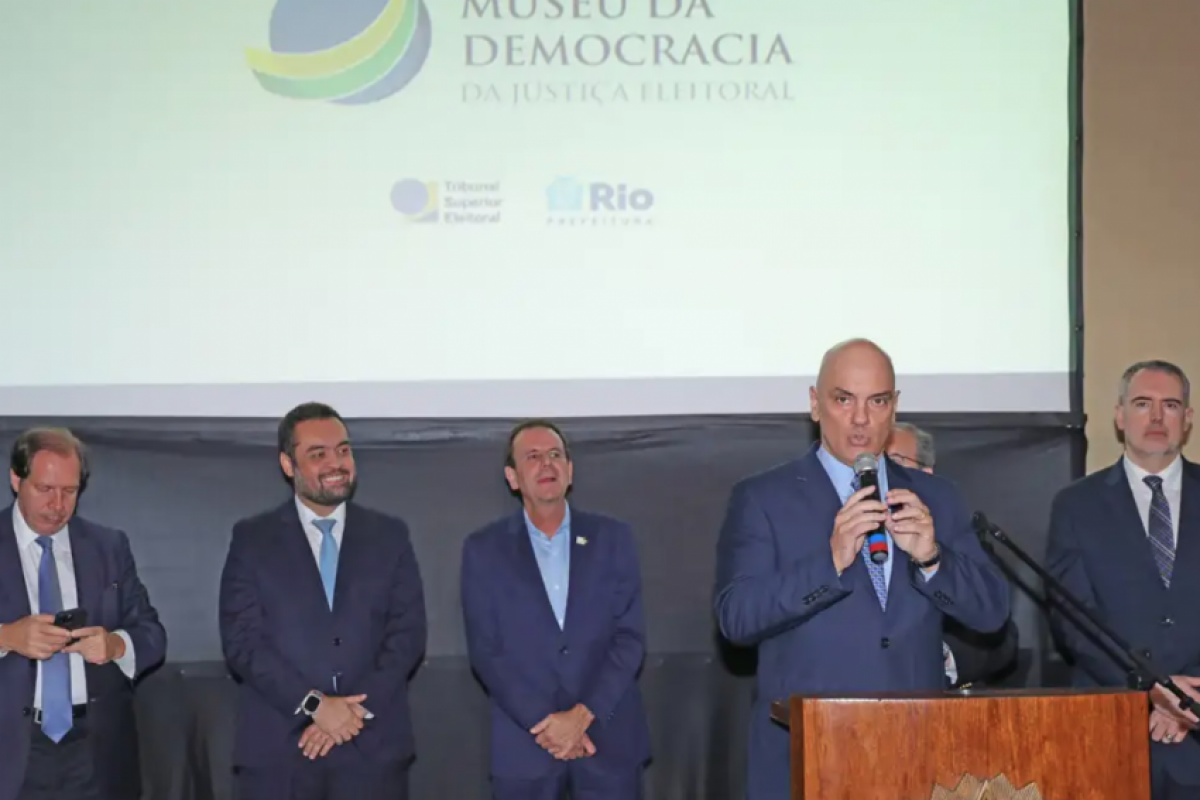 As declarações foram dadas durante a cerimônia de lançamento da pedra fundamental do Museu da Democracia. 