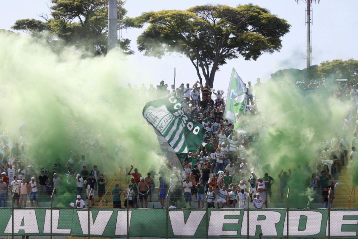 Torcida nas arquibancadas em festa: Francana volta à série A3