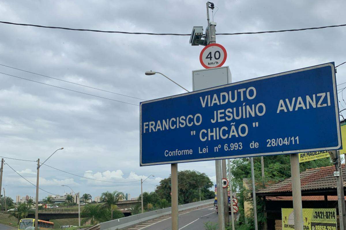 Radar no viaduto Francisco Jesuíno Avanz é o campeão de multas