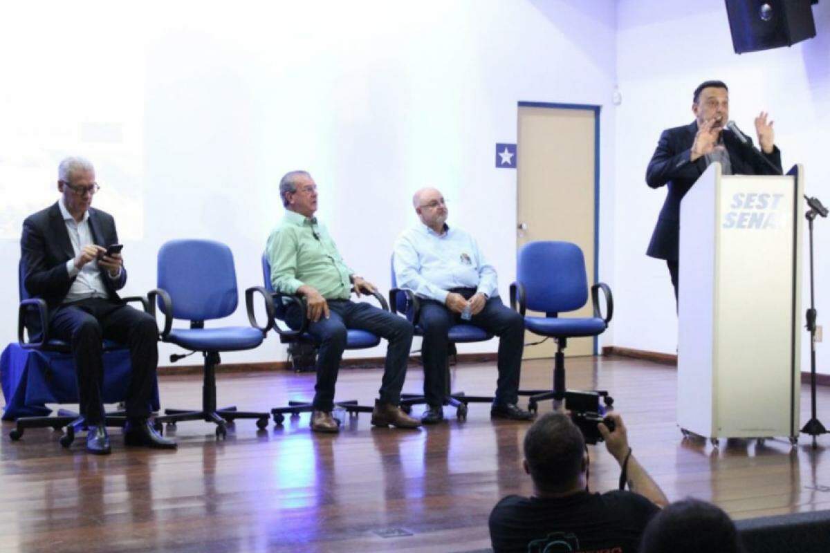 O vice-governador Felício Ramuth e outras autoridades estiveram presentes no Fórum