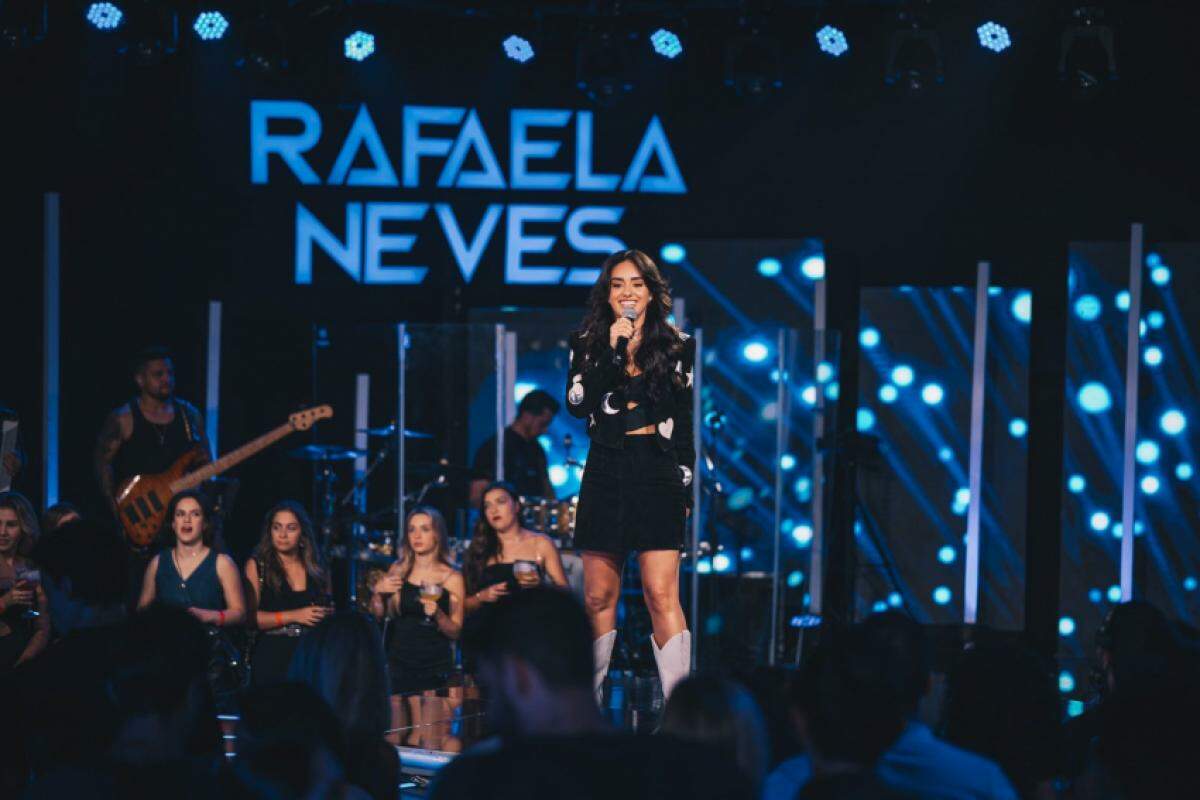 Rafaela Neves: artista francana, filha do cantor Rionegro, que faz dupla com Solimões