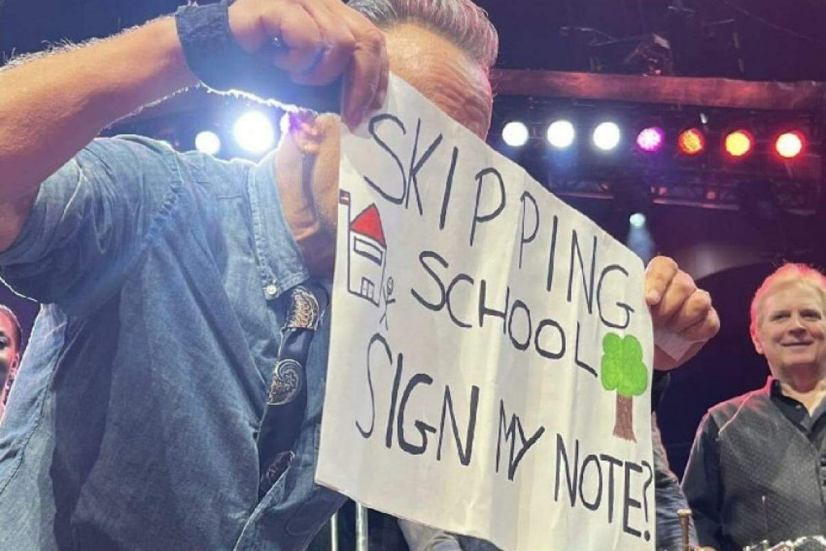 'Perdendo escola. Assina meu bilhete?' ; Springsteen, então, acatou o pedido e assinou