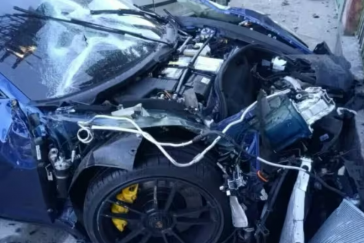 Após o acidente, o condutor do Porsche deixou o local no carro de sua mãe, Daniela Cristina de Medeiros Andrade, e não fez o teste do bafômetro