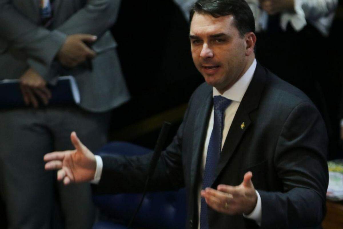 Flávio Bolsonaro (PL-RJ) defendeu que inquérito das fake news já deveria ter sido extinto
