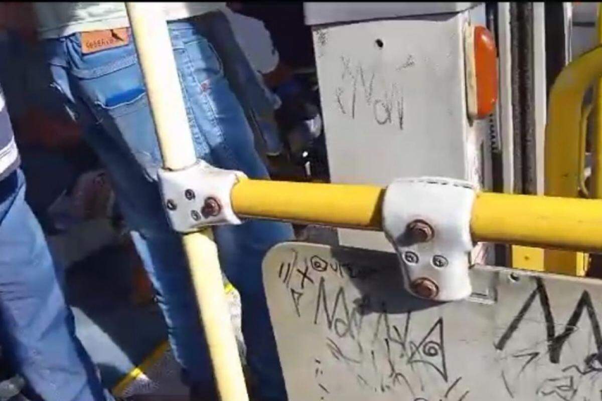Ônibus da linha 195 é alvo frequente de vandalismo