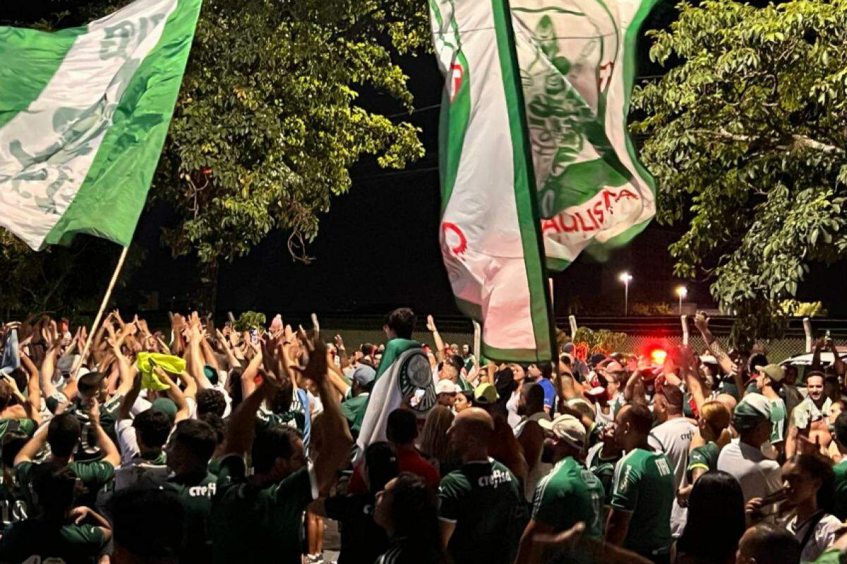 Palmeirenses comemorando titulo paulista na avenida Getúlio Vargas