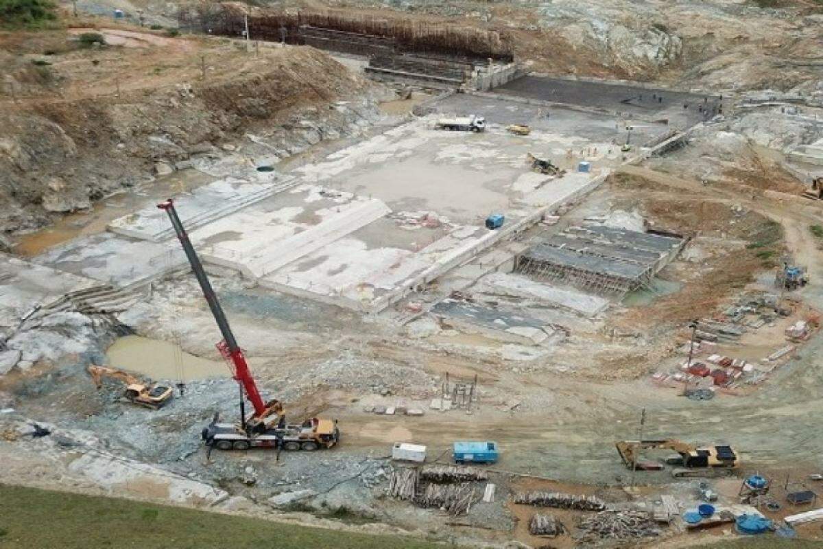 Obras da barragem em Pedreira; investimento é de R$ 585,3 milhões