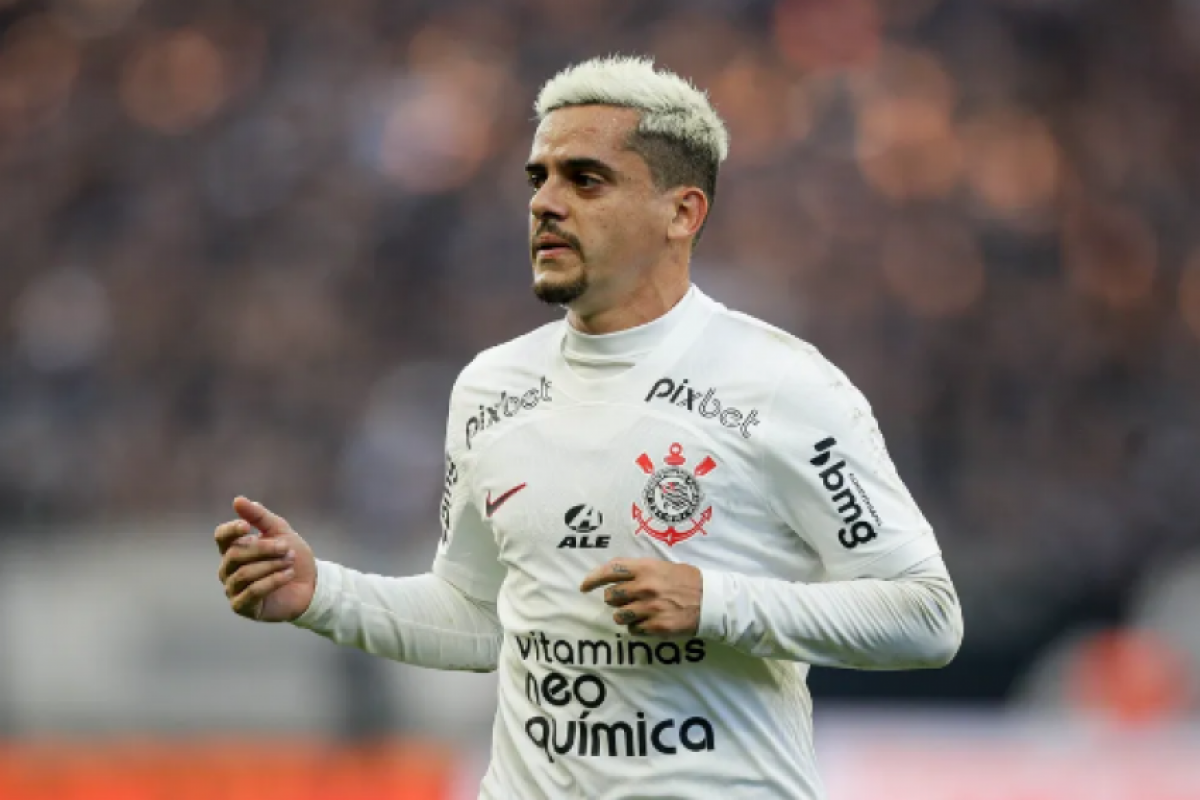 Renovando ou não seu contrato, Fagner quer sair do Corinthians pela porta da frente