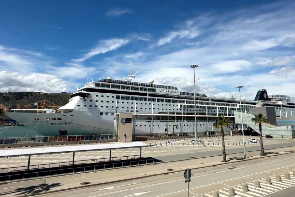 MSC Armonia no porto de Barcelona