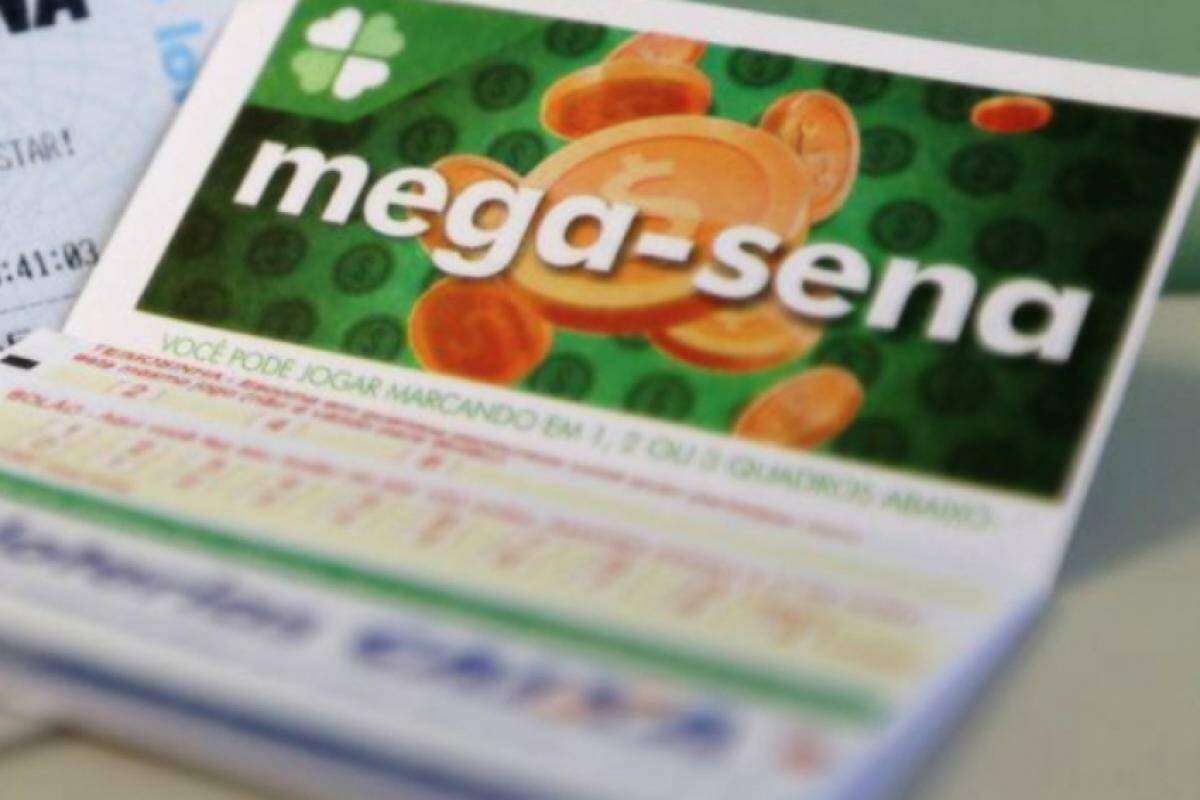 A aposta simples para a Mega-Sena custa R$ 5 e pode ser feita até as 19h (de Brasília) do dia do sorteio 
