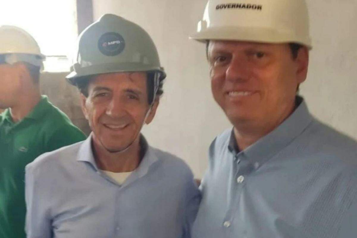 Gilson de Souza publica foto ao lado de Tarcísio de Freitas, em seu perfil no Instagram