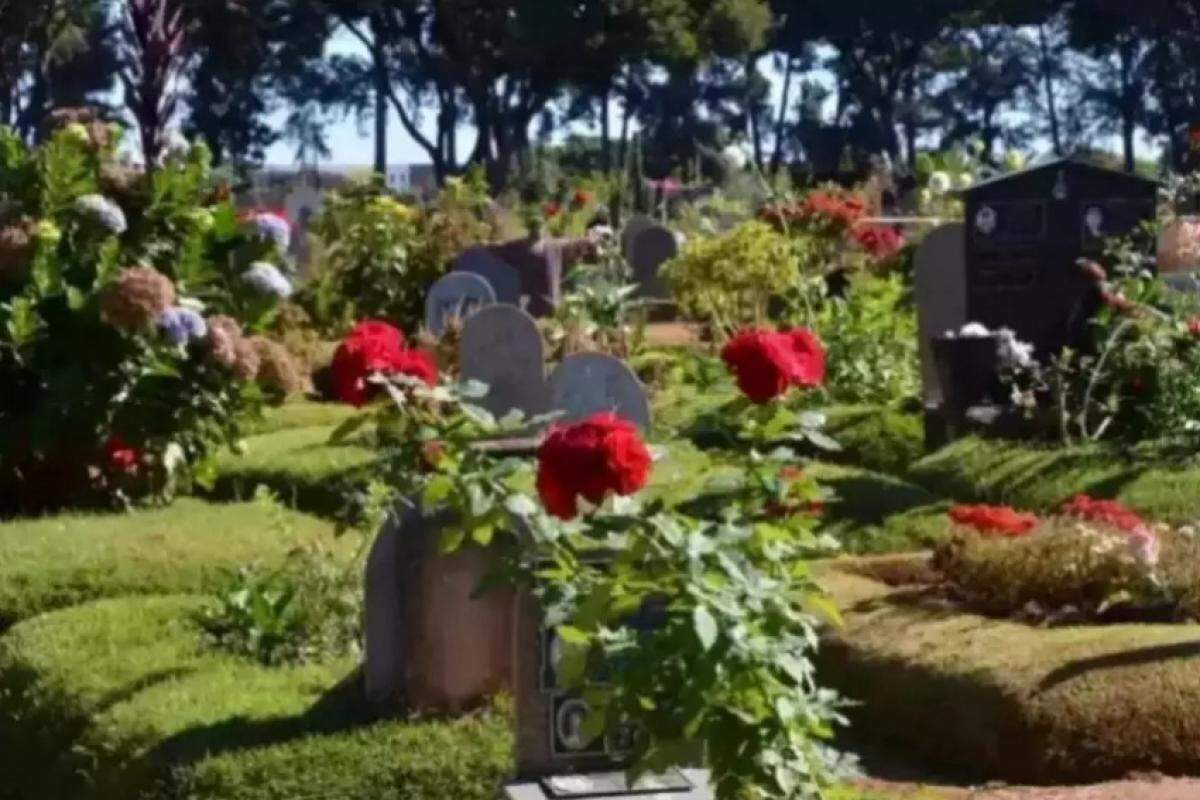 Túmulos do Cemitério Santo Agostinho, em Franca