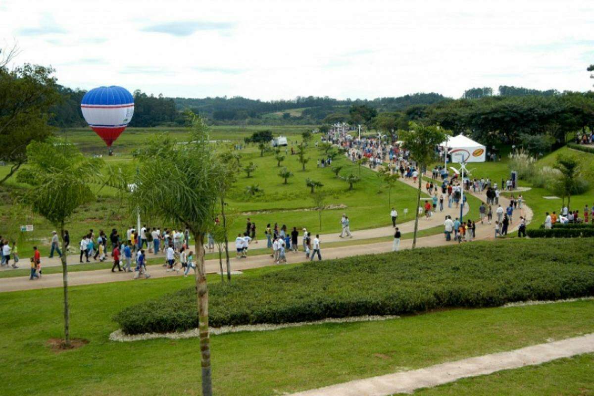 No dia da inauguração, em 1994, havia um balão disponível para público 'voar' 