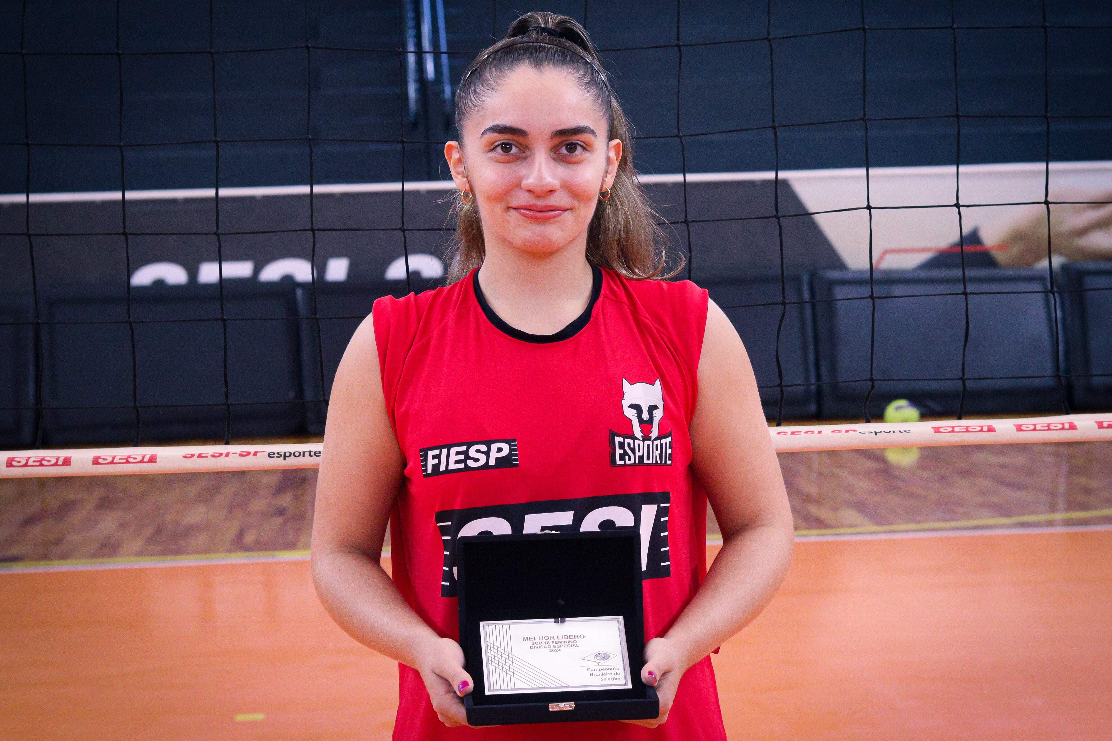 Julia Fontana Fernandes foi eleita a melhor líbero da competição (crédito: Felipe Wiira/Sesi-SP)