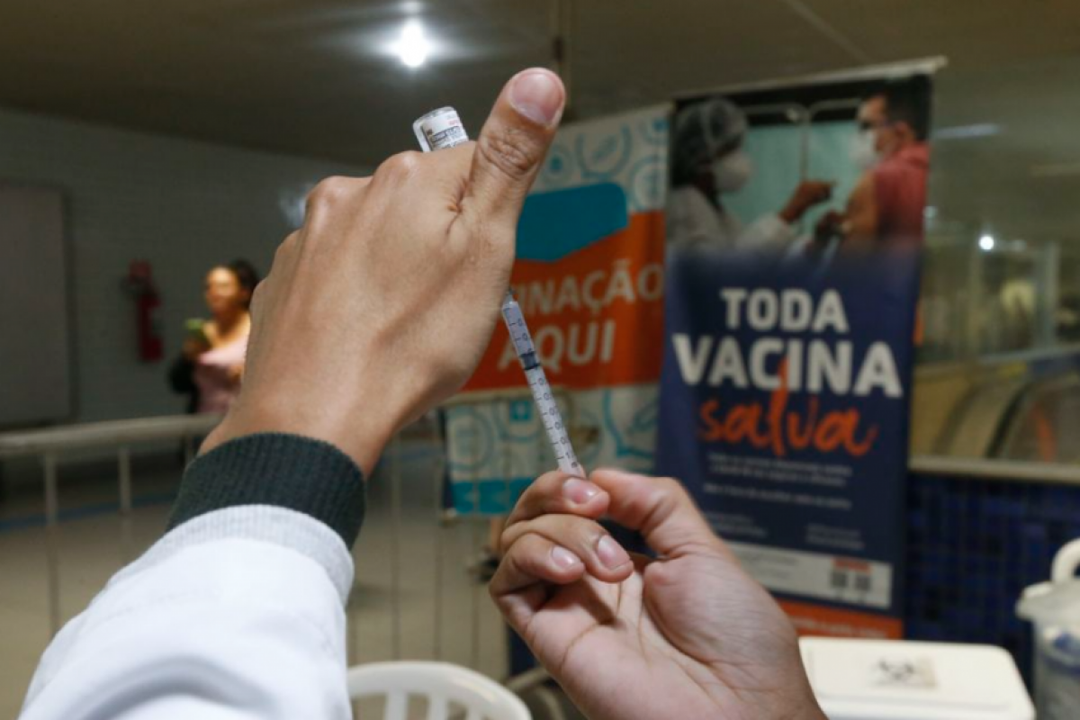 População que faz parte dos grupos prioritários está sendo orientada a procurar os postos de saúde para receber a imunização contra a influenza