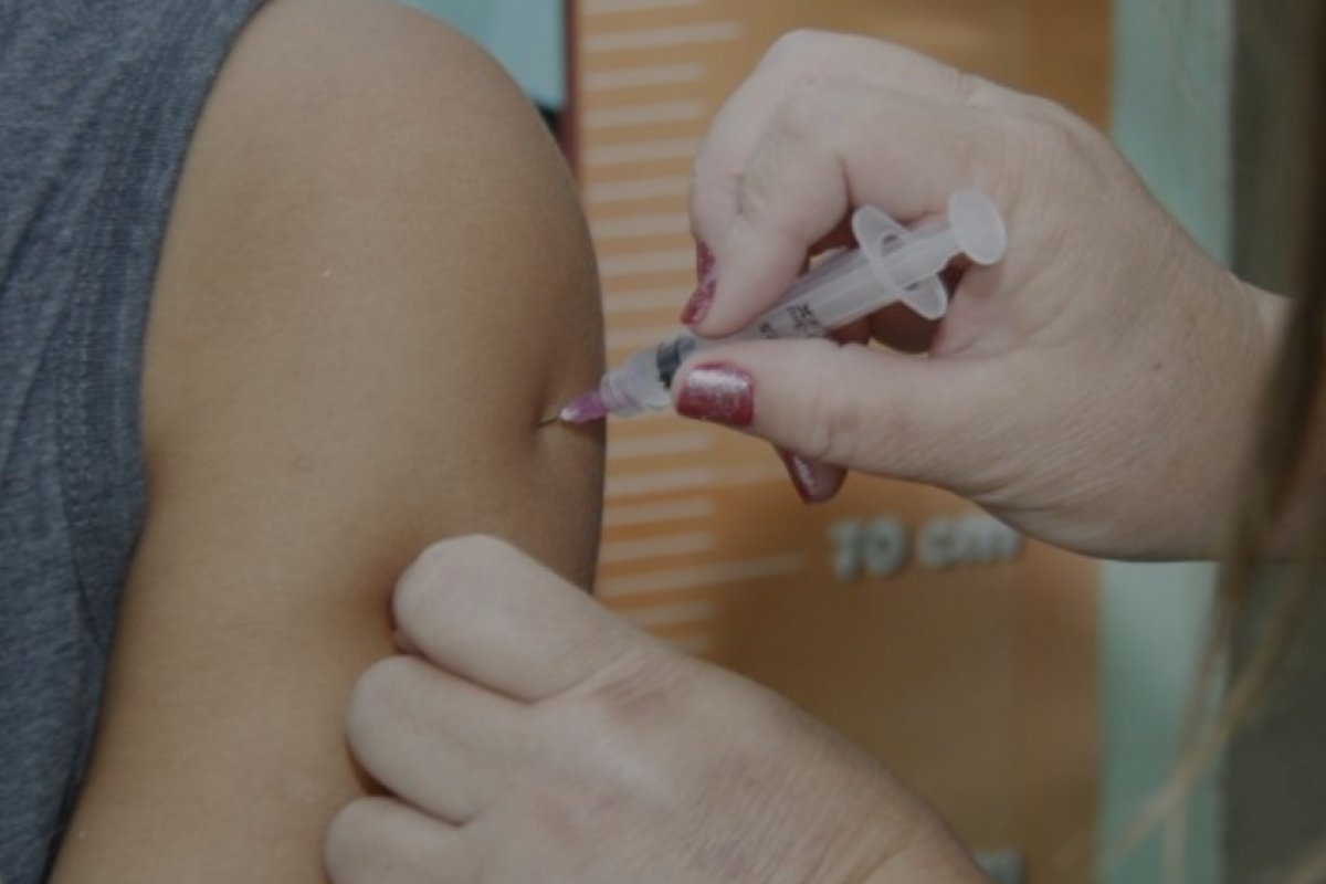 Até o momento, pouco mais de 230 crianças de 10 e 11 anos foram imunizadas. 