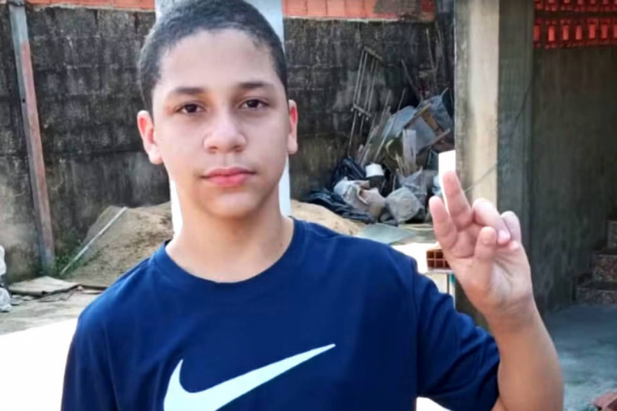 Carlos Teixeira Gomes Ferreira Nazara tinha 13 anos
