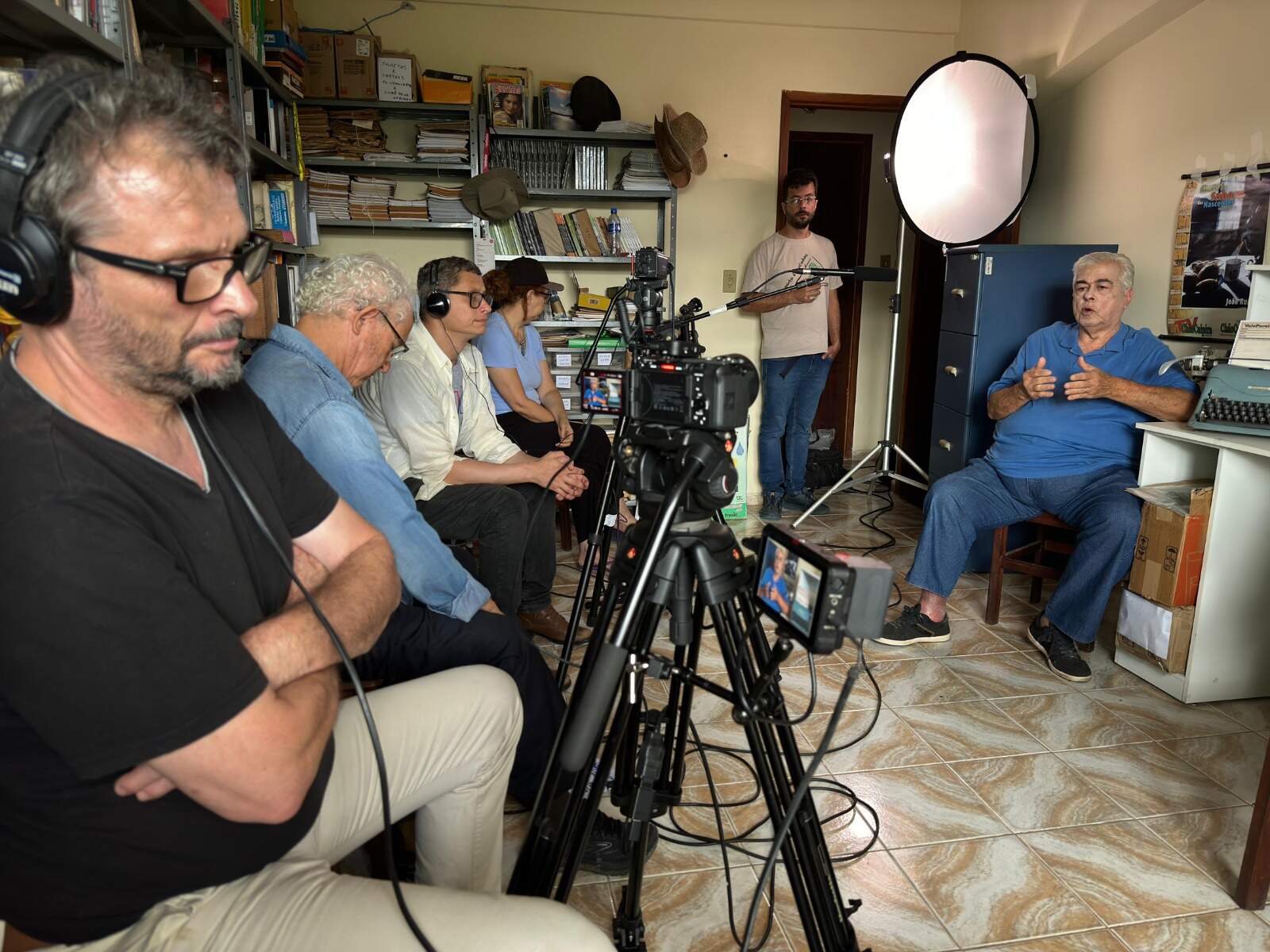O cineasta Zoran Djordjevic (esq.) dirige o documentário sobre João Rural / Divulgação