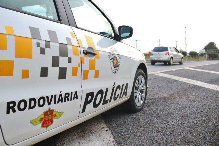Policiamento Rodoviário esteve no local, assim como viaturas do Corpo de Bombeiros e da concessionária