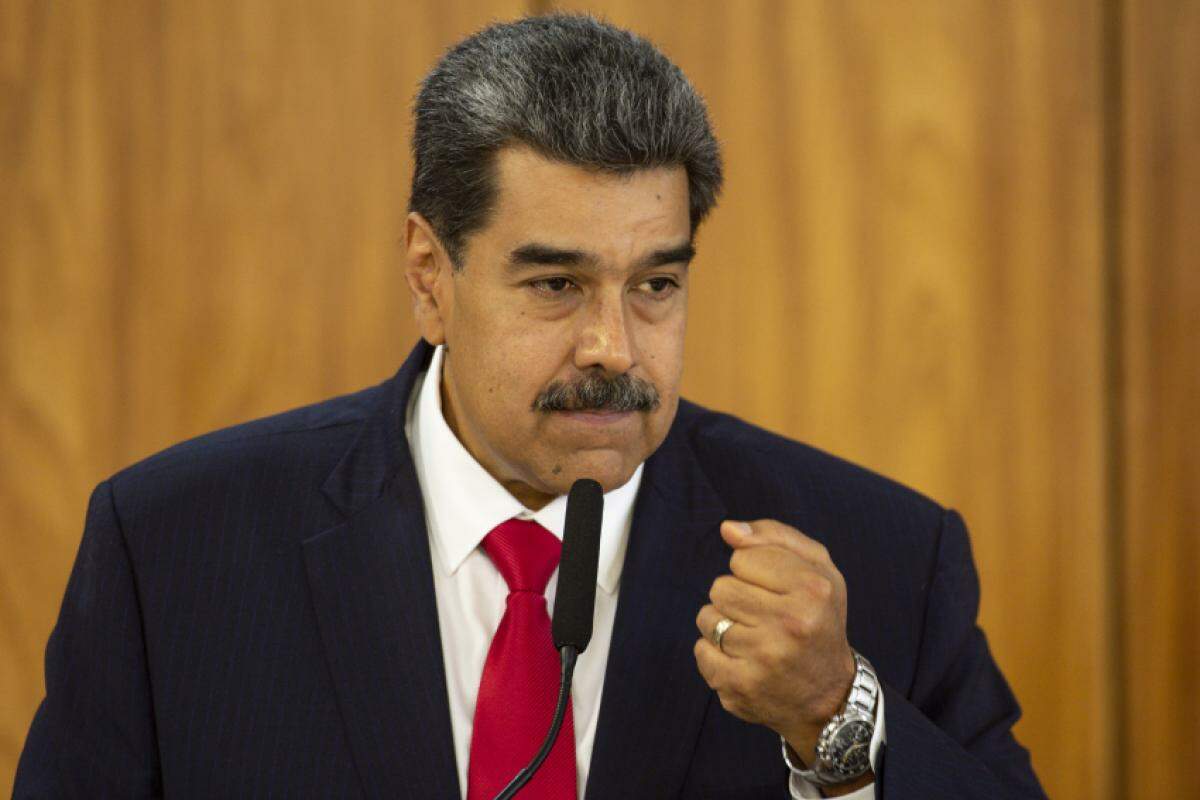 O presidente da Venezuela, Nicolás Maduro, ainda determinou o fechamento imediato do consulado em Guayaquil e o retorno imediato do pessoal diplomático