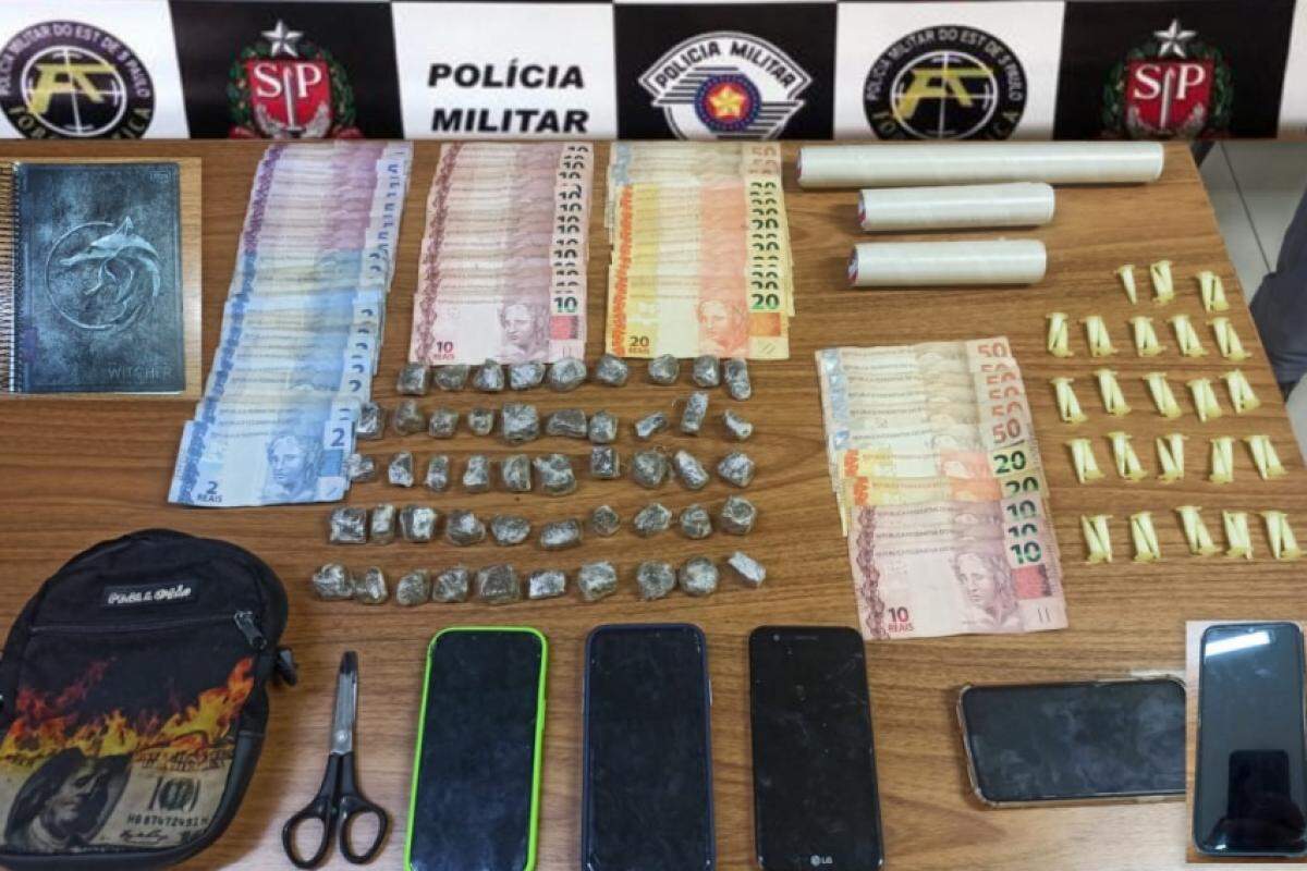 Material usado no comércio de drogas apreendido durante abordagem da equipe da Força Tática em Araçatuba  