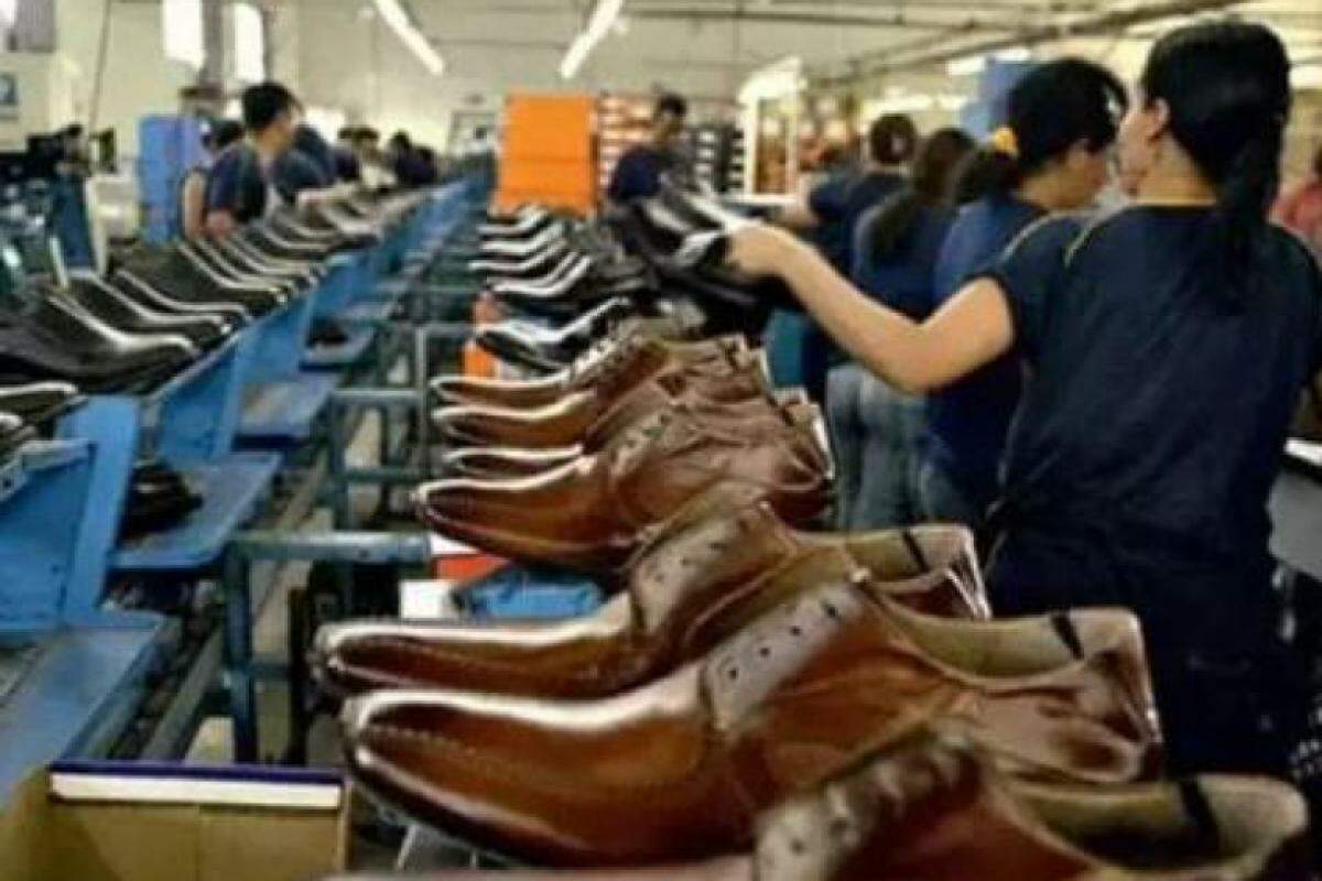 O calçado com cabedal de couro, mesmo com a diminuição nas vendas, ainda é o modelo de calçado mais vendido para o exterior