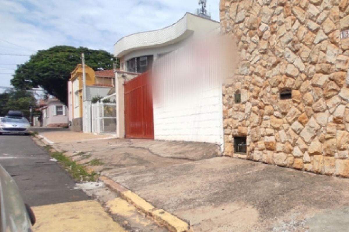 O assalto ocorreu em um espaço na rua Floriano Peixoto, de acordo com o boletim de ocorrência 