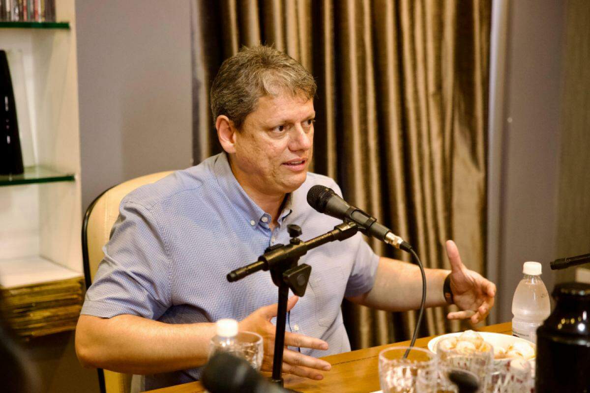 O governador Tarcísio de Freitas em entrevista ao portal GCN/Sampi Franca