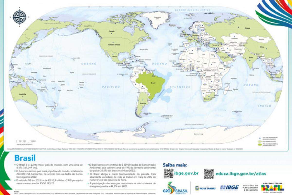 A partir desta terça (16), o mapa-múndi produzido pelo IBGE que tem o Brasil no centro do mundo estará disponível para venda