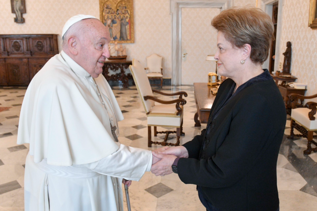 A visita de hoje é o quarto encontro entre o líder da Igreja Católica e Dilma. 